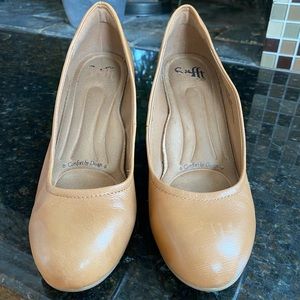Tan Sofft, stacked heel shoes